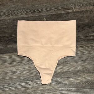 SKIMS High Waisted thong